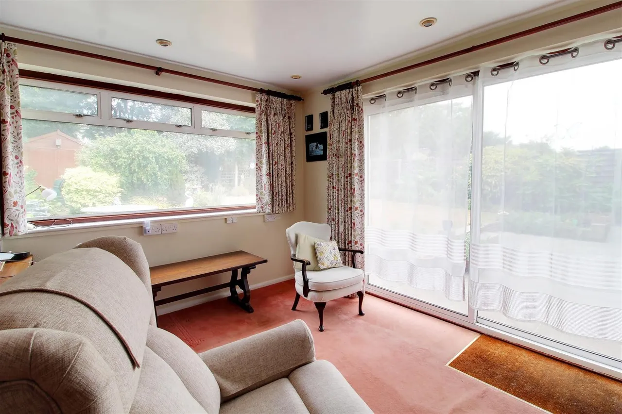 Tiverton Road, Potters Bar EN6 5HY, photo 16