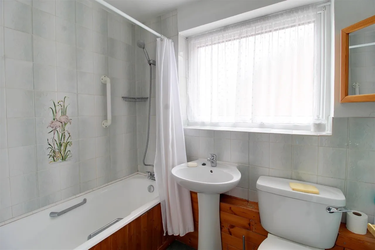 Tiverton Road, Potters Bar EN6 5HY, photo 11