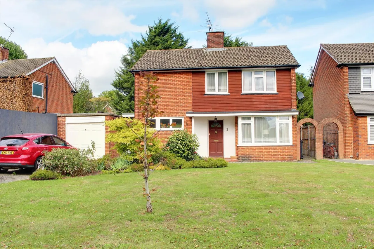 3 bed house for sale — Tiverton Road, Potters Bar EN6 5HY
