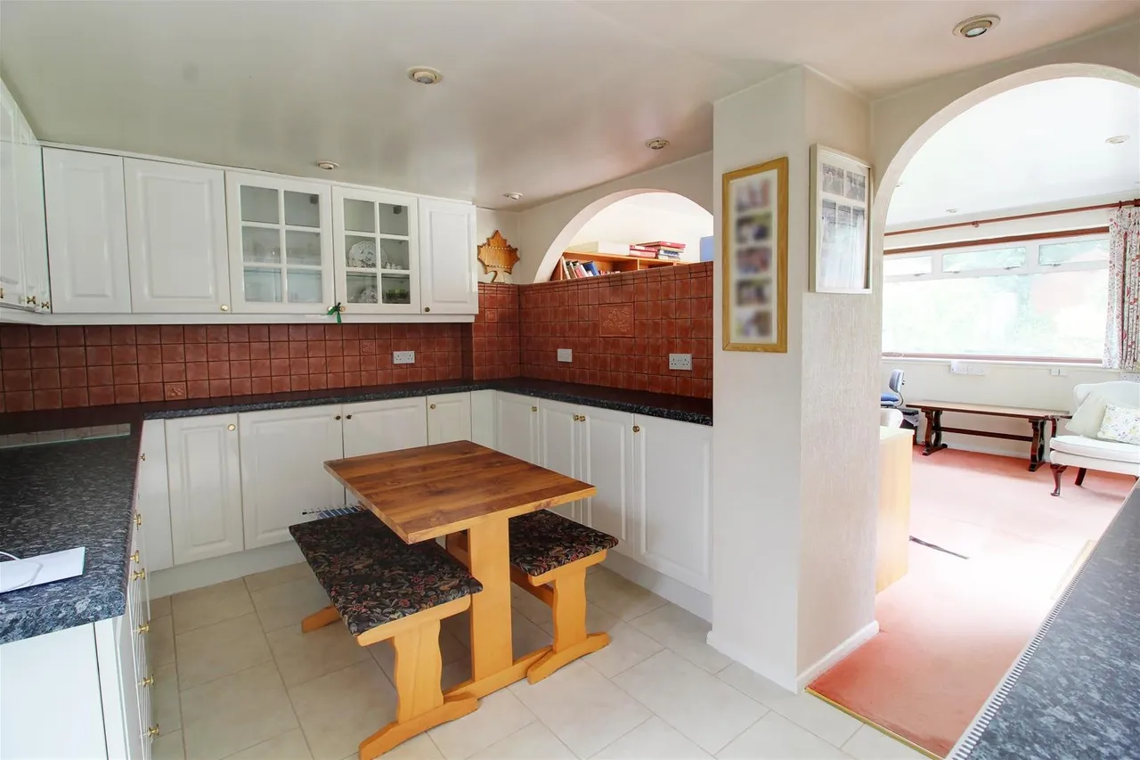 Tiverton Road, Potters Bar EN6 5HY, photo 15