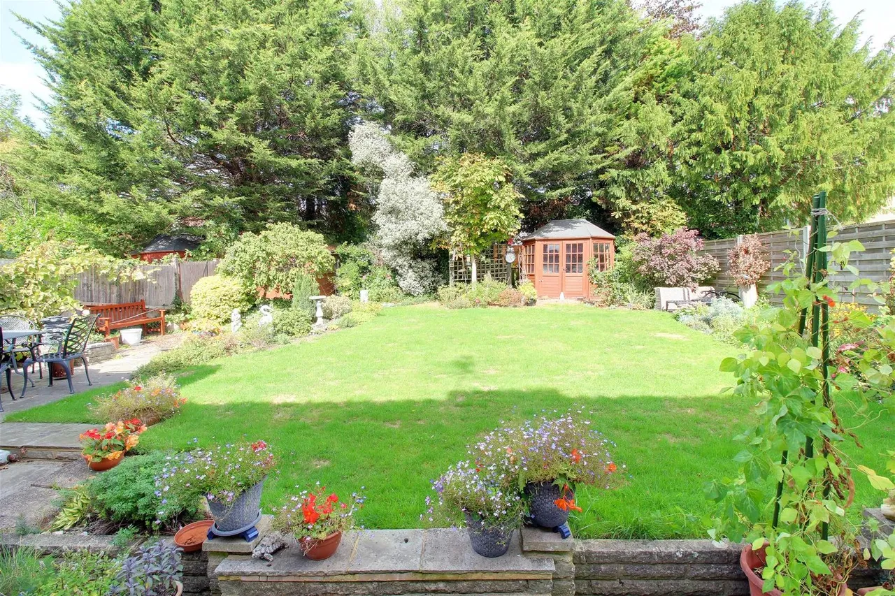 Tiverton Road, Potters Bar EN6 5HY, photo 6