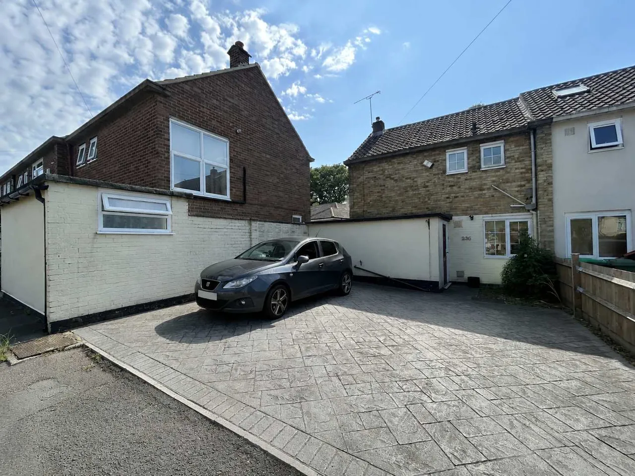 2 bed house for sale — Walderslade Road, Chatham, Kent, ME5 0PA