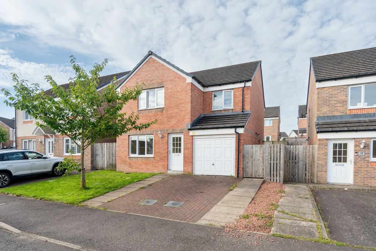 4 bed house to rent, Glenmill Avenue, Glasgow, G53