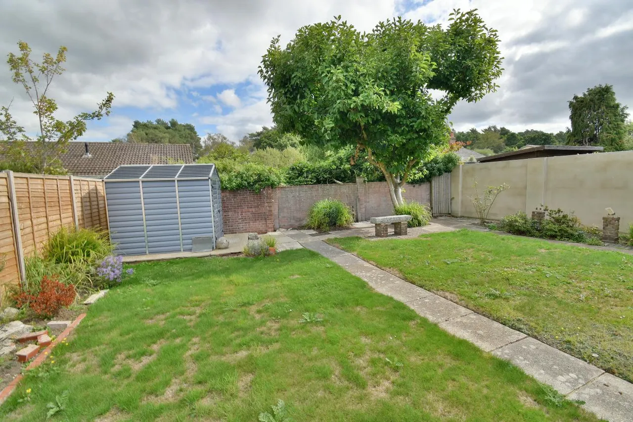 Award Road, BH21, photo 16