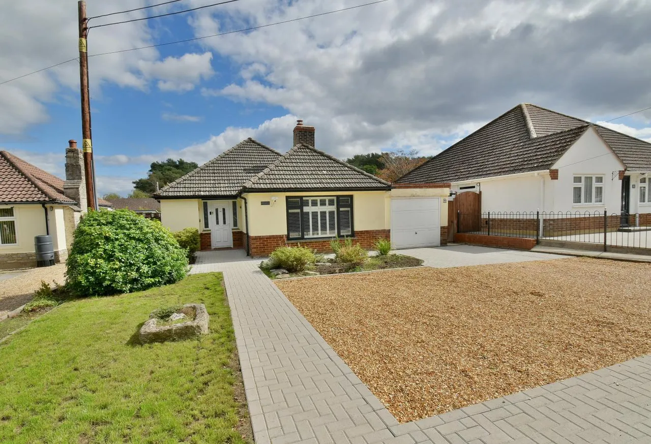 Award Road, BH21, photo 17
