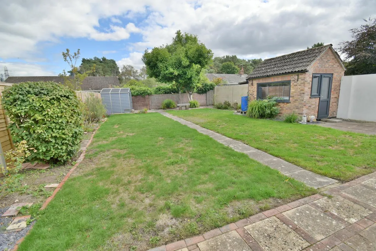 Award Road, BH21, photo 15