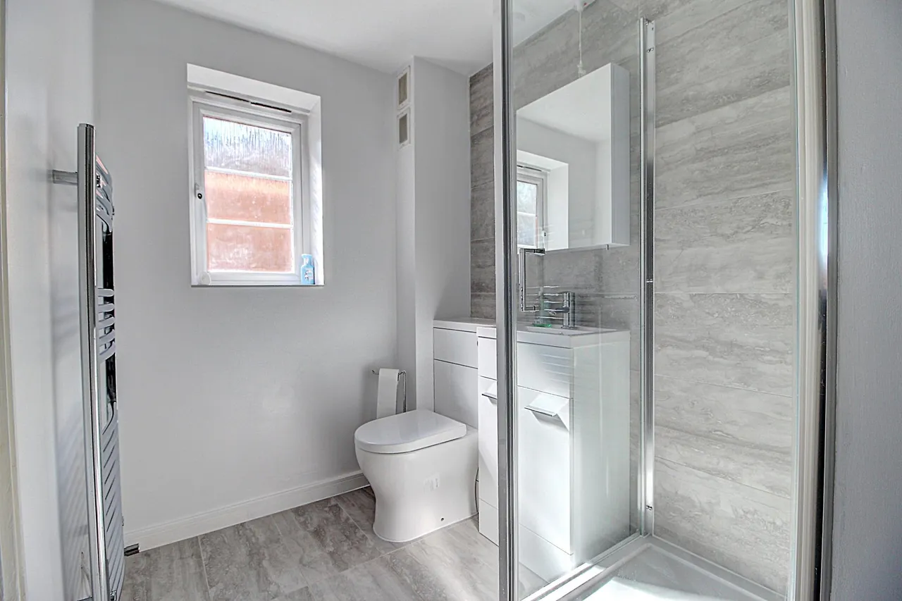 Appleton Drive, Basingstoke, RG24, photo 8