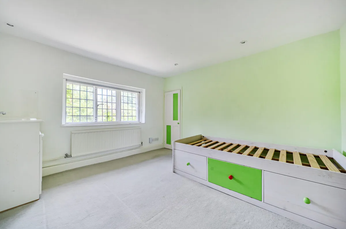 Pulborough, RH20 1LB, photo 17