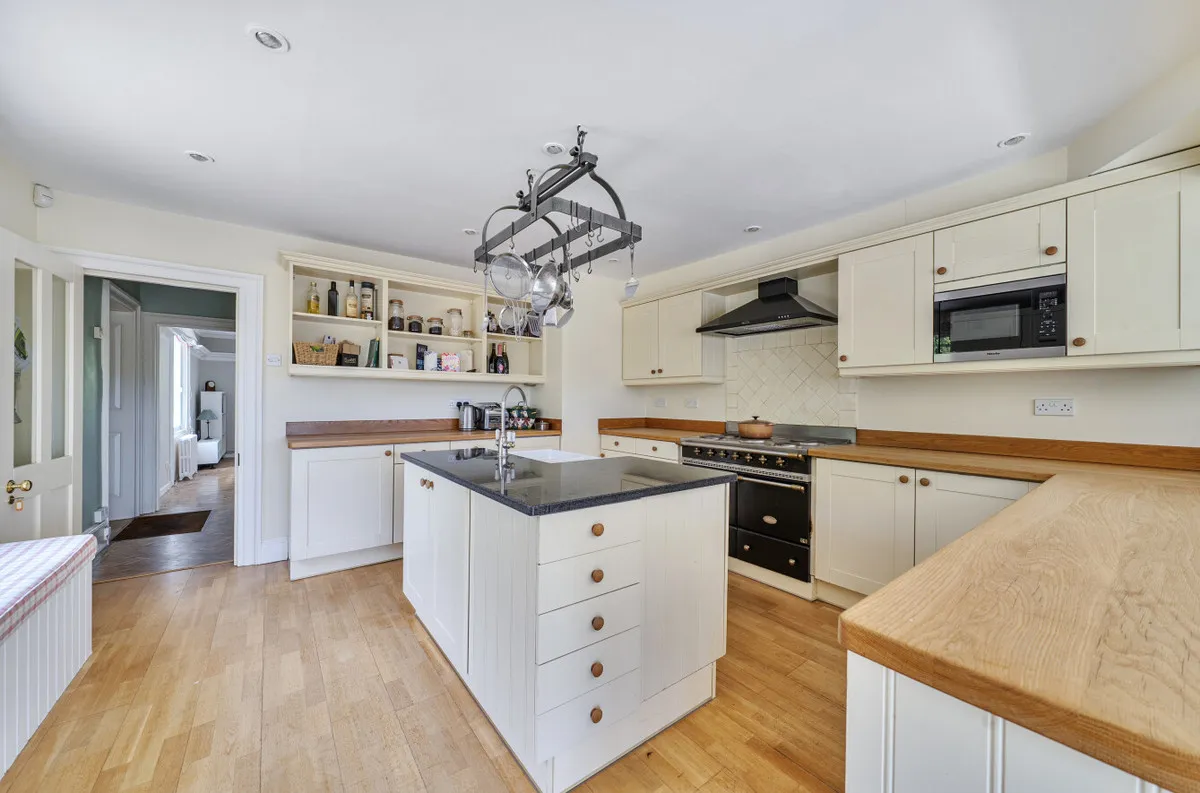 Pulborough, RH20 1LB, photo 3
