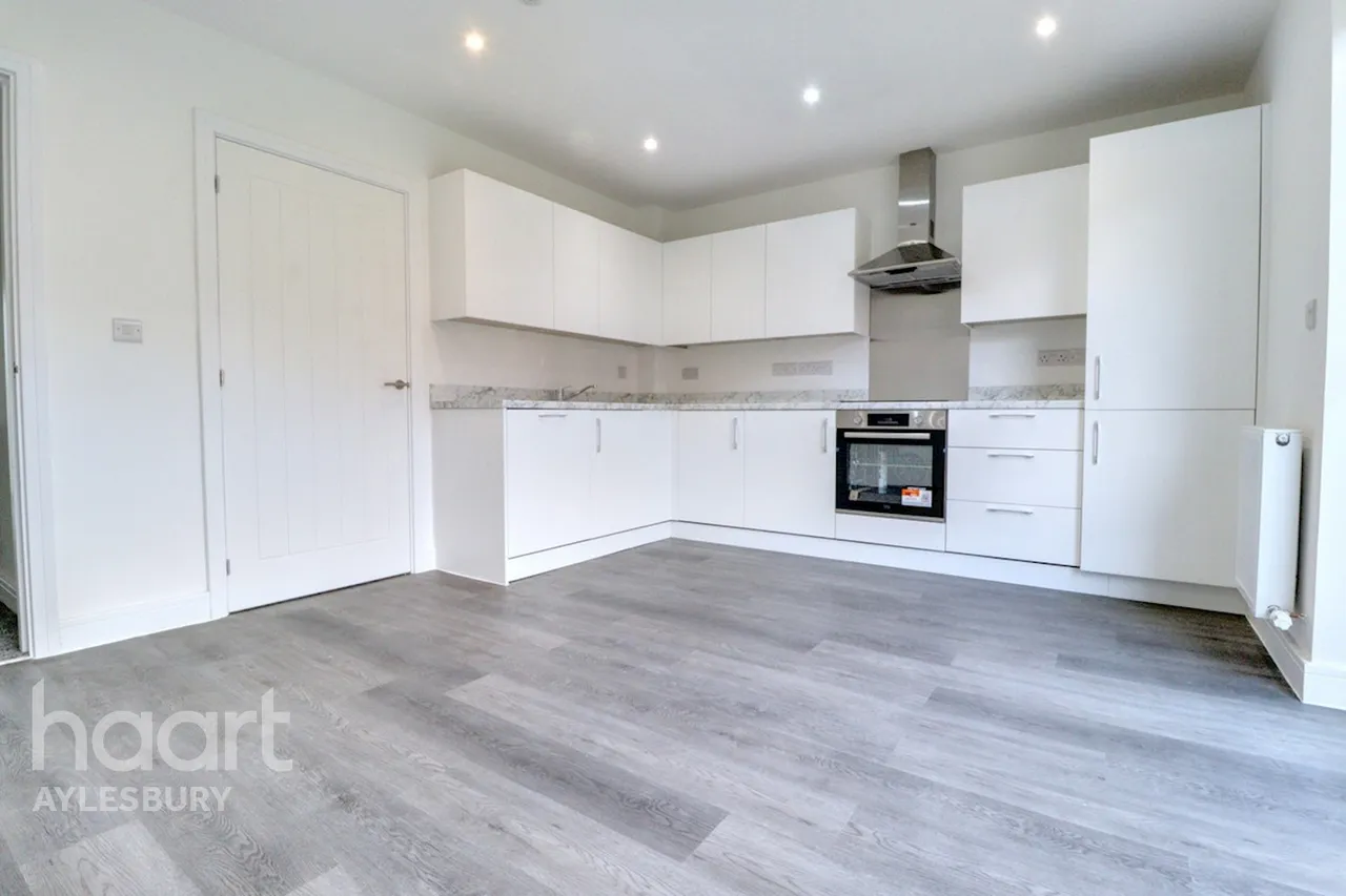 Eighth Avenue, Aylesbury, HP19, photo 3
