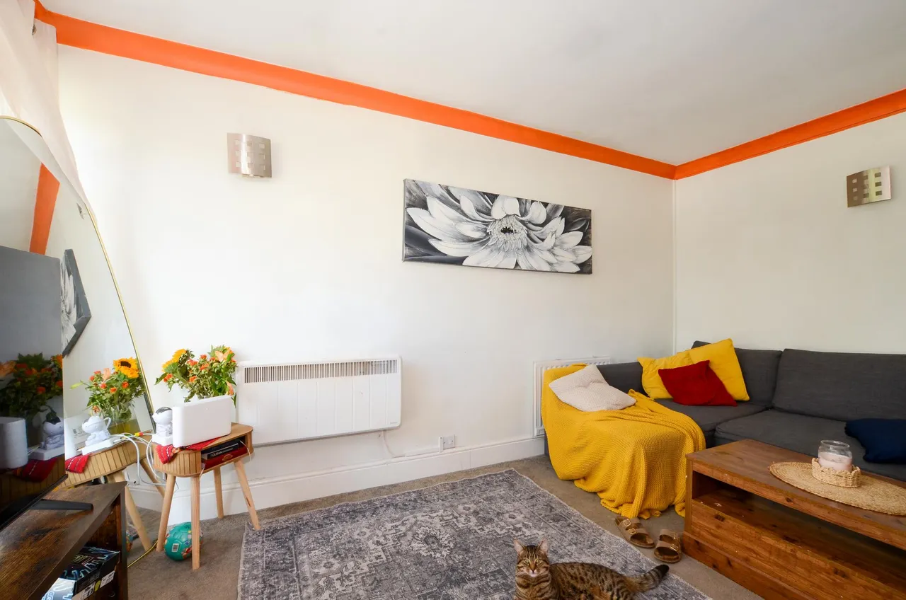 The Larches, Bushey, WD23, photo 3