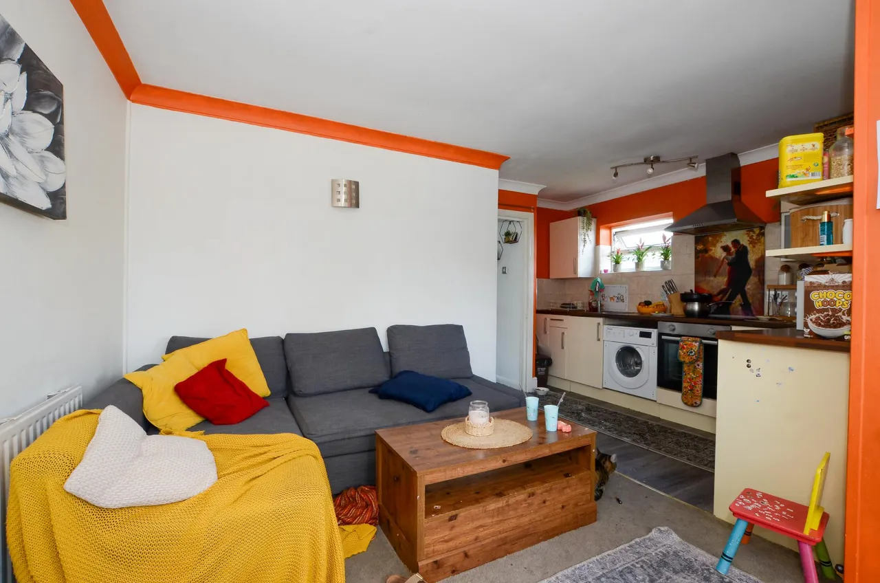 The Larches, Bushey, WD23, photo 4