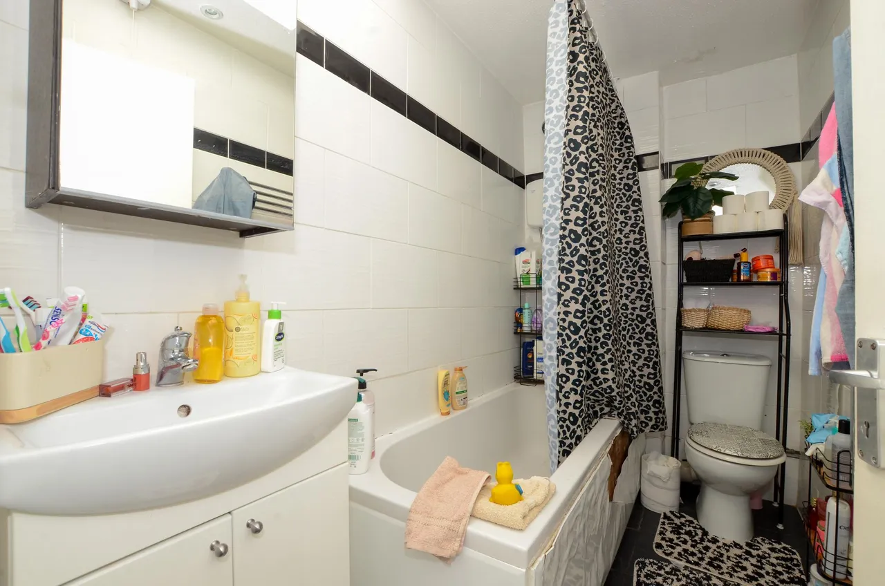 The Larches, Bushey, WD23, photo 9