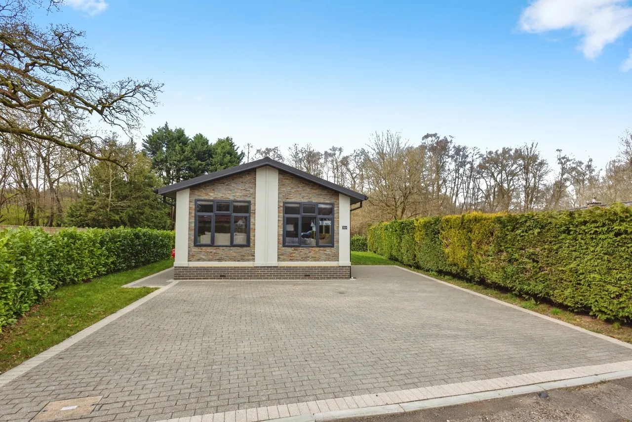 Portsmouth Road, Thursley, GU8, photo 8