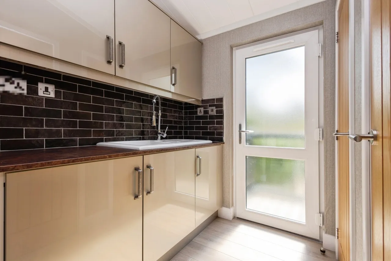Portsmouth Road, Thursley, GU8, photo 11