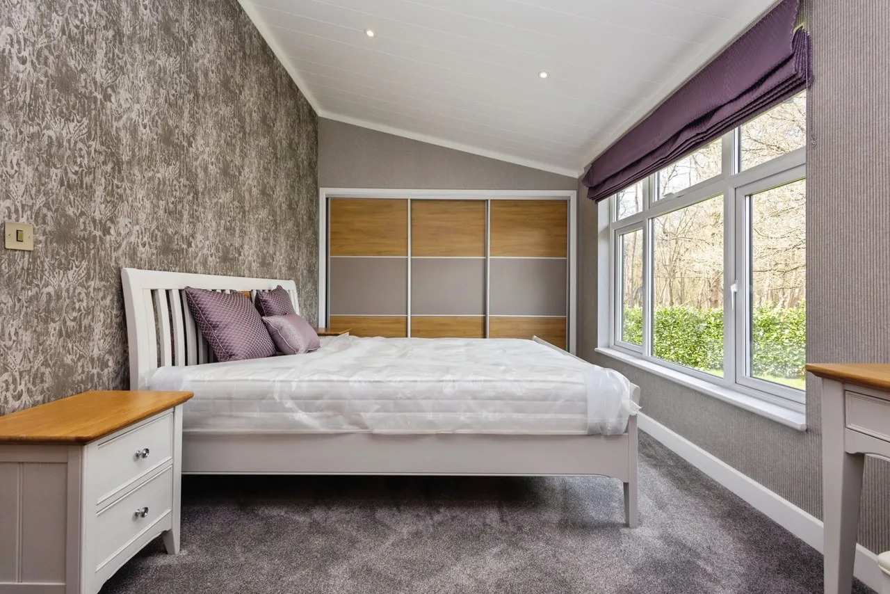 Portsmouth Road, Thursley, GU8, photo 7