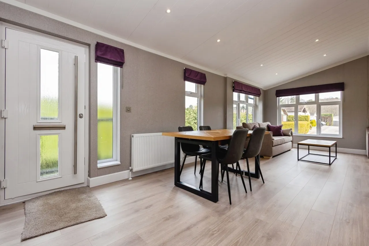 Portsmouth Road, Thursley, GU8, photo 16