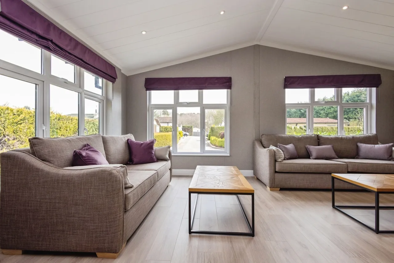 Portsmouth Road, Thursley, GU8, photo 9