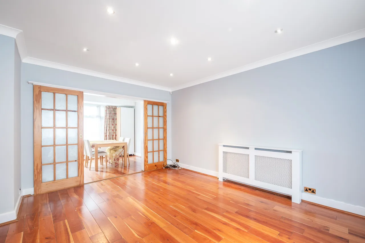 52 Brampton Grove, Wembley, photo 4