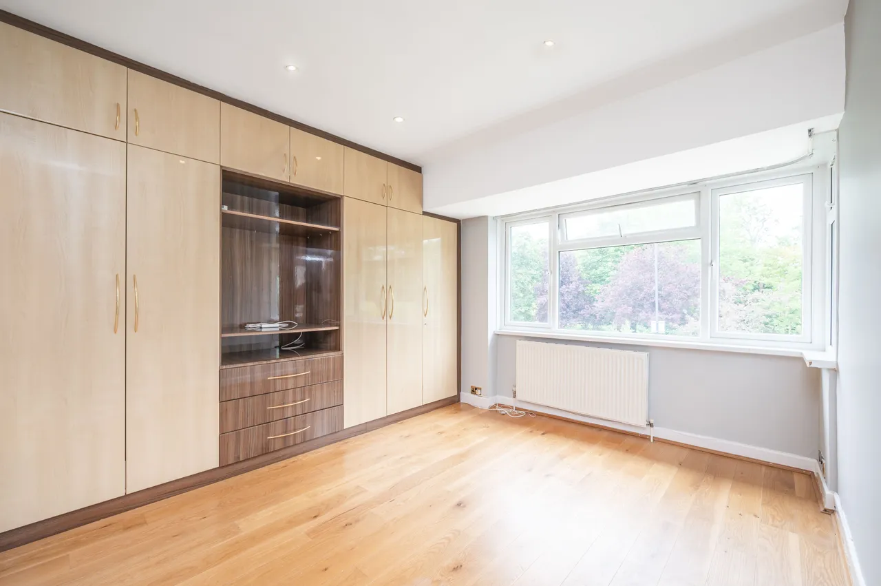 3 bed house to rent — 52 Brampton Grove, Wembley