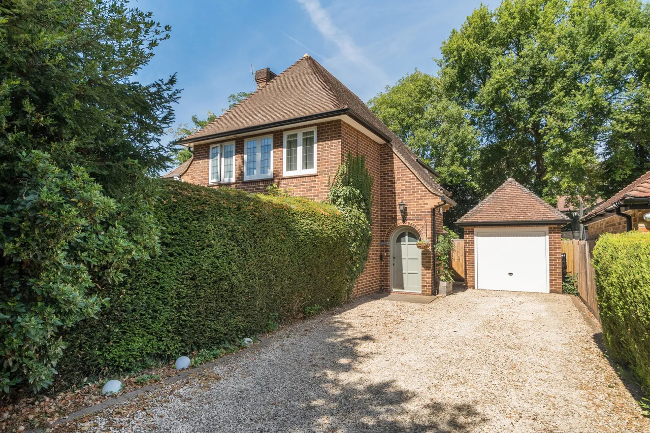 2 bed flat for sale, Maltmans Lane, Chalfont St. Peter, SL9
