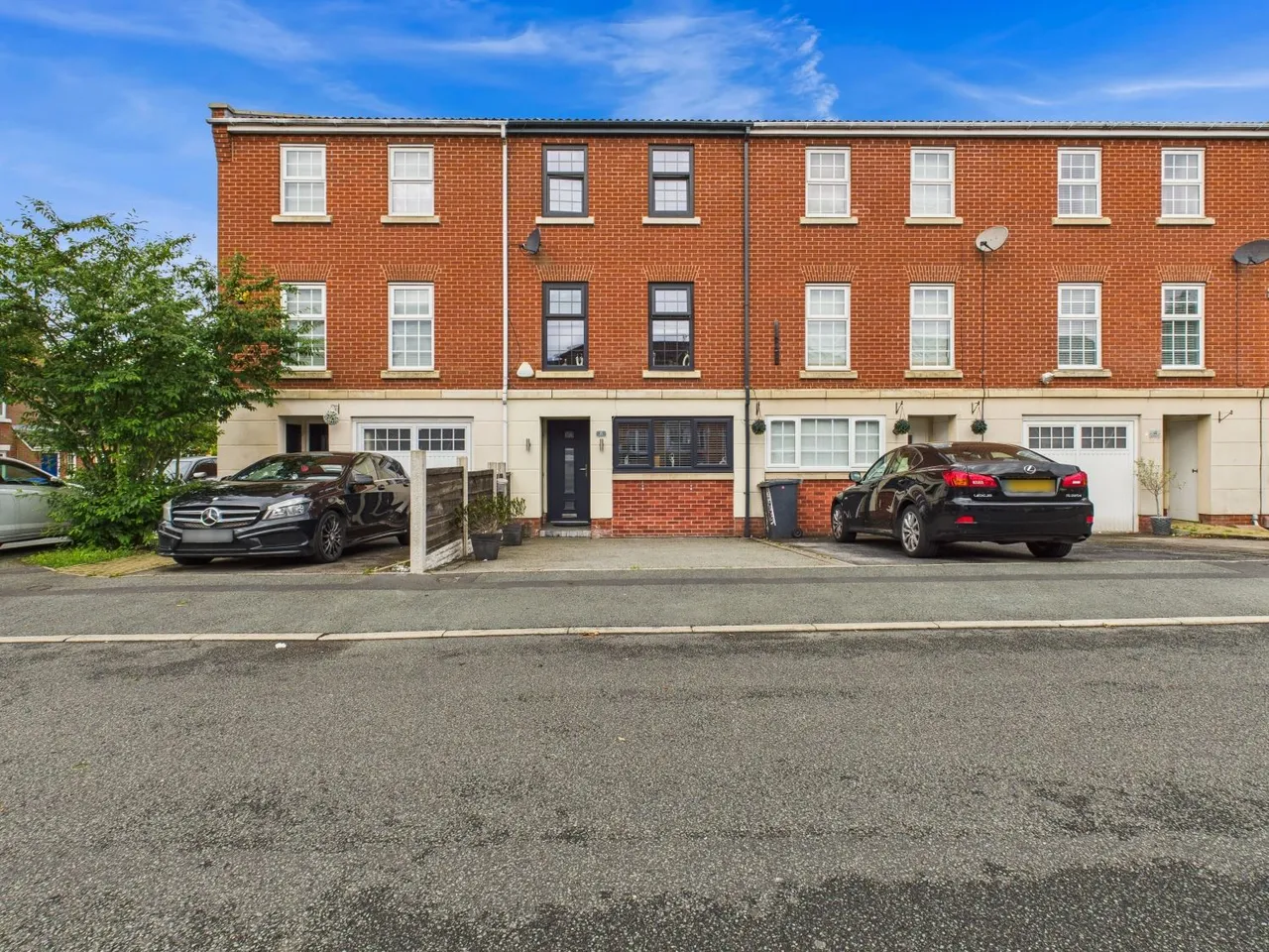 4 bed house for sale, Newbold Close, Dukinfield, SK16