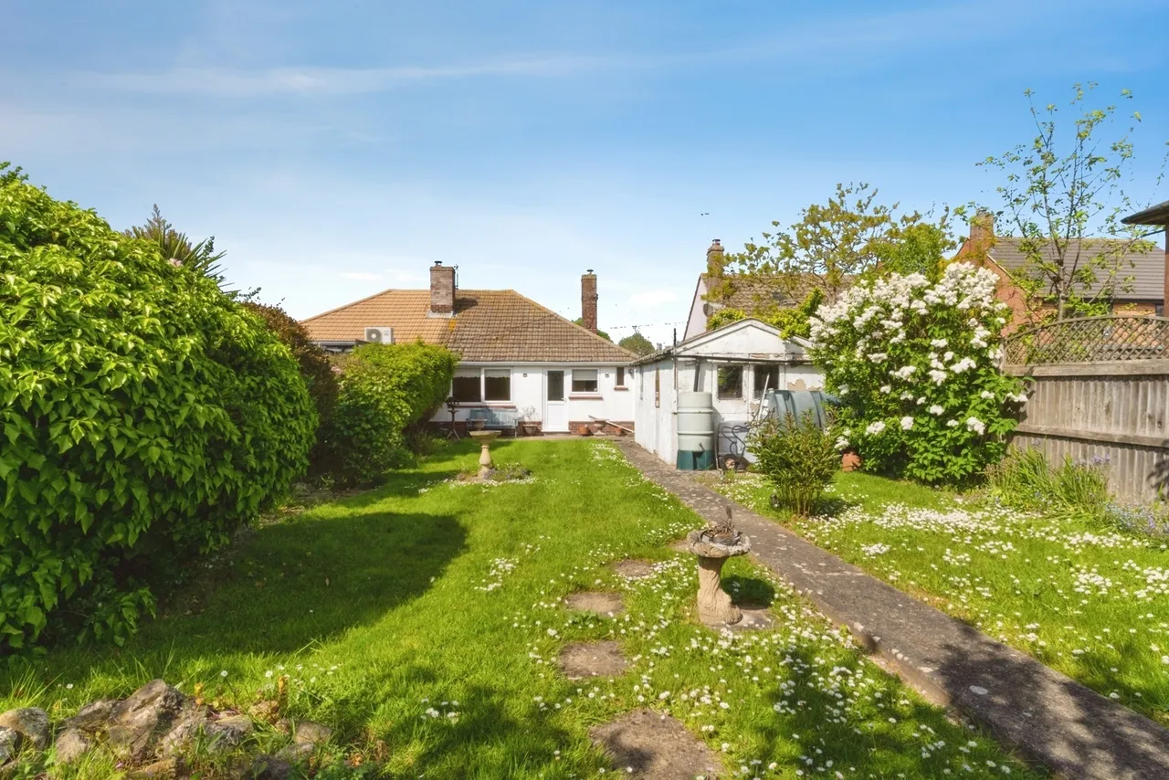 Walton Road, Kirby-le-Soken, Frinton-on-Sea, Essex, CO13, photo 8
