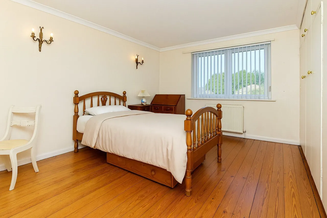 Walton Road, Kirby-le-Soken, Frinton-on-Sea, Essex, CO13, photo 9