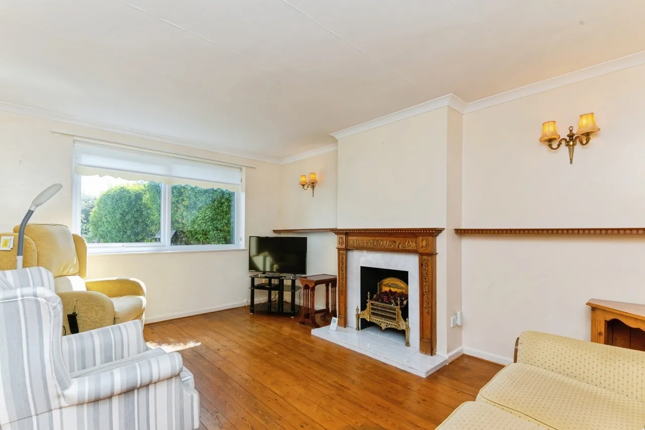 2 bed house for sale — Walton Road, Kirby-le-Soken, Frinton-on-Sea, Essex, CO13