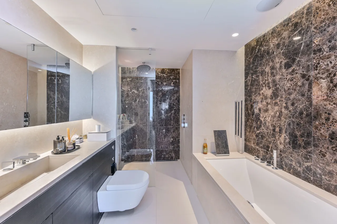 Apartment 83 The Tower, 1 St George Wharf, London, photo 12