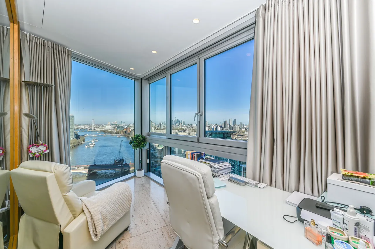 Apartment 83 The Tower, 1 St George Wharf, London, photo 6