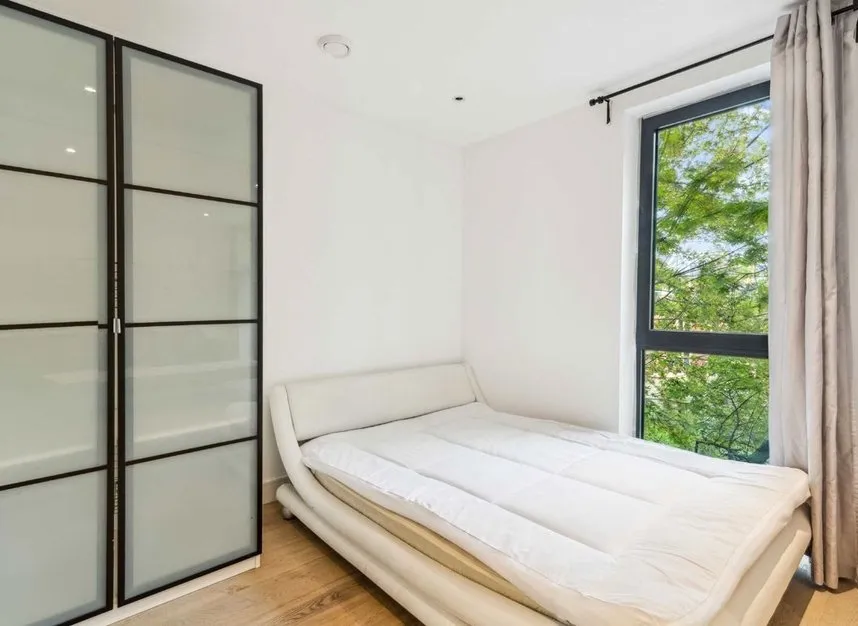 Commercial Street, Aldgate, E1, photo 6