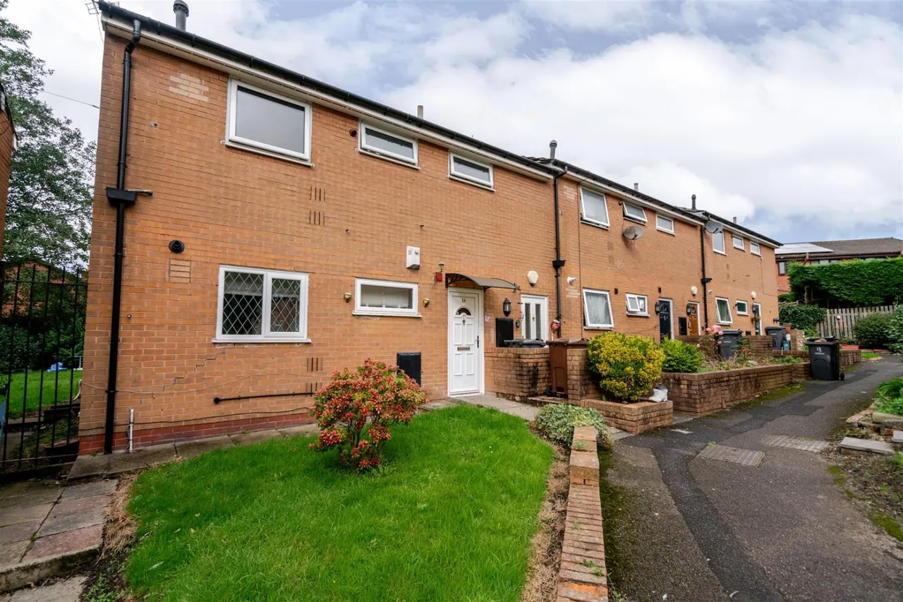 Eccles Road, Swinton, M27, photo 13