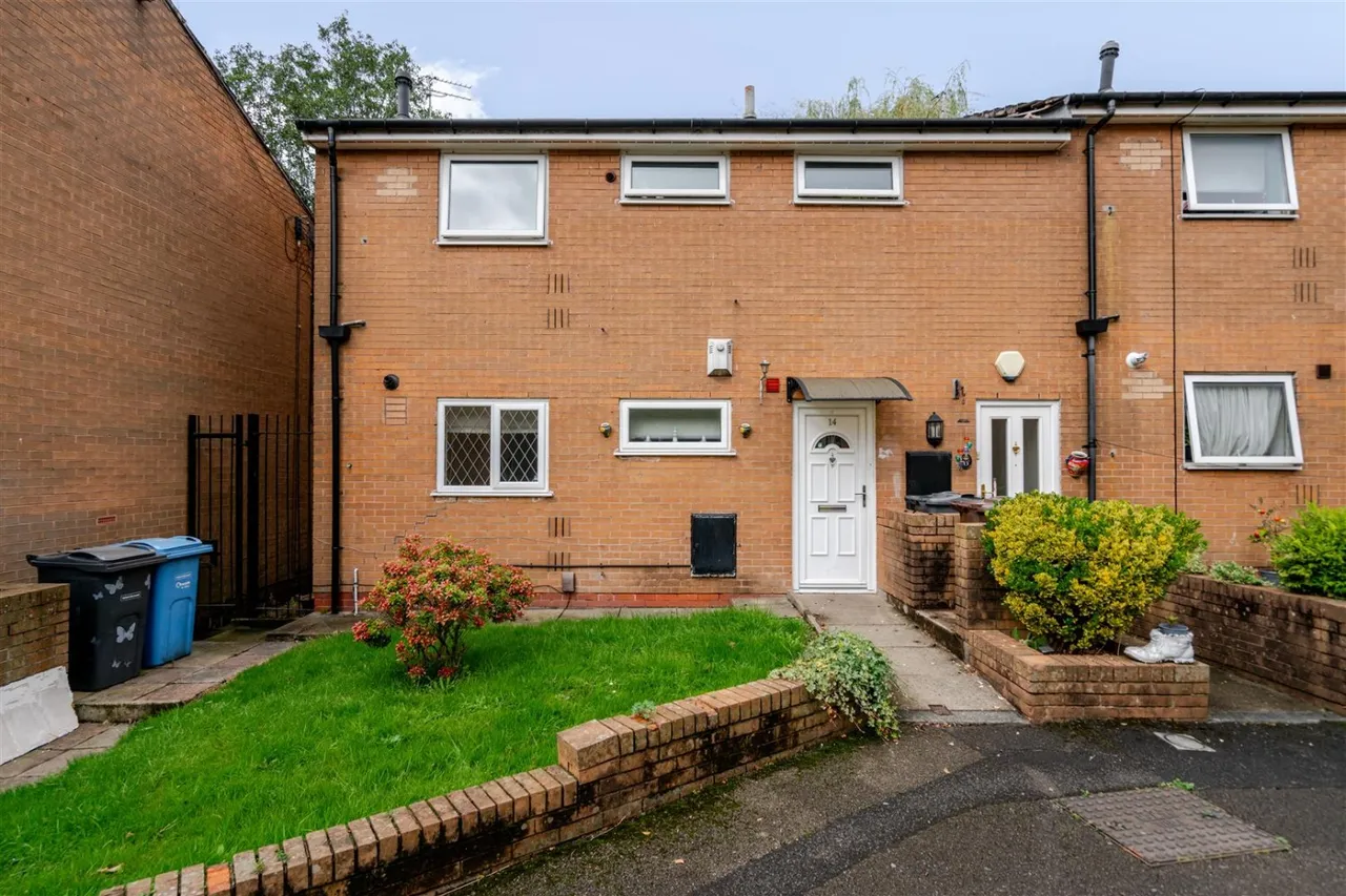 2 bed flat for sale, Eccles Road, Swinton, M27