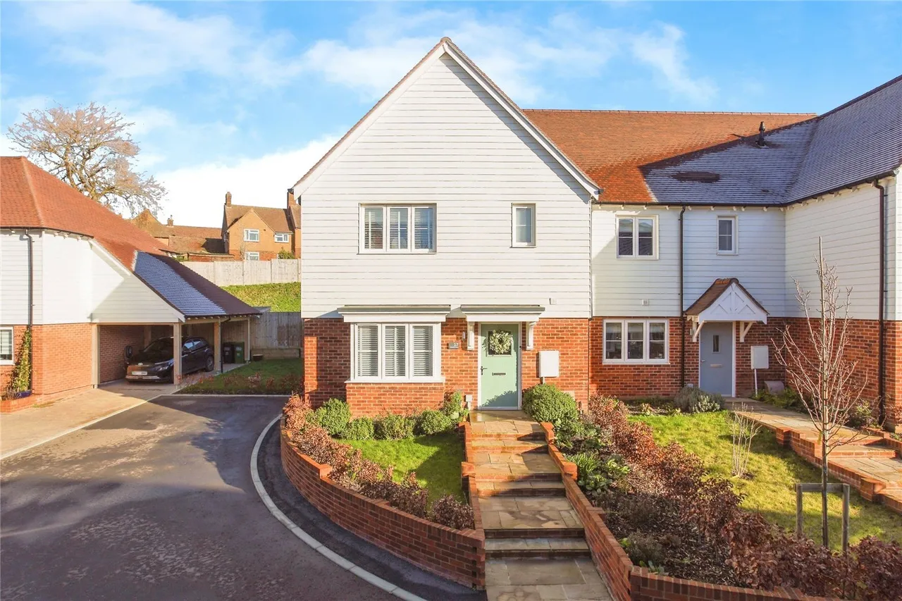 3 bed house for sale, Hillbury Field, Ticehurst, TN5