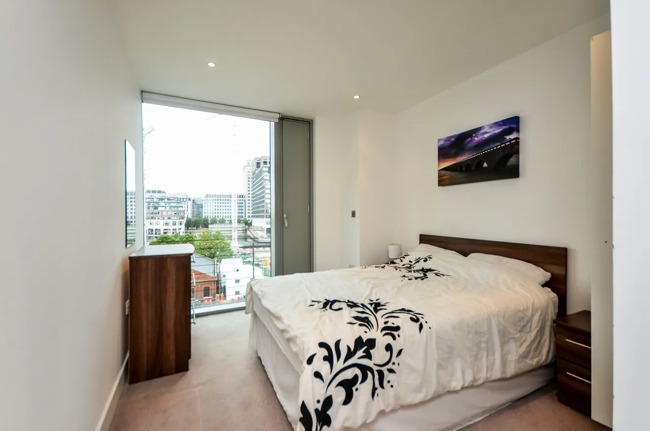 Flat 601, Landmark West Tower, 22 Marsh Wall, London, photo 4