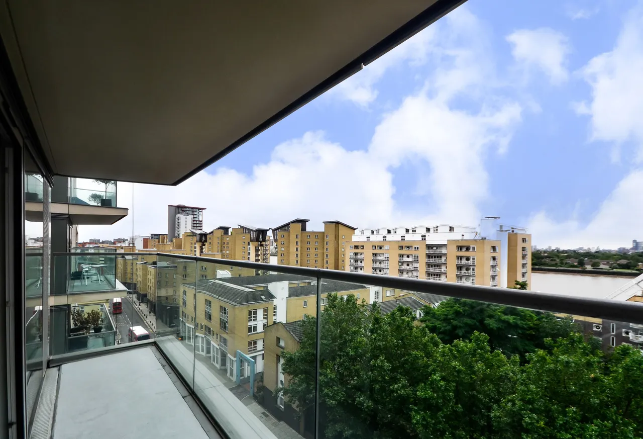 Flat 601, Landmark West Tower, 22 Marsh Wall, London, photo 7