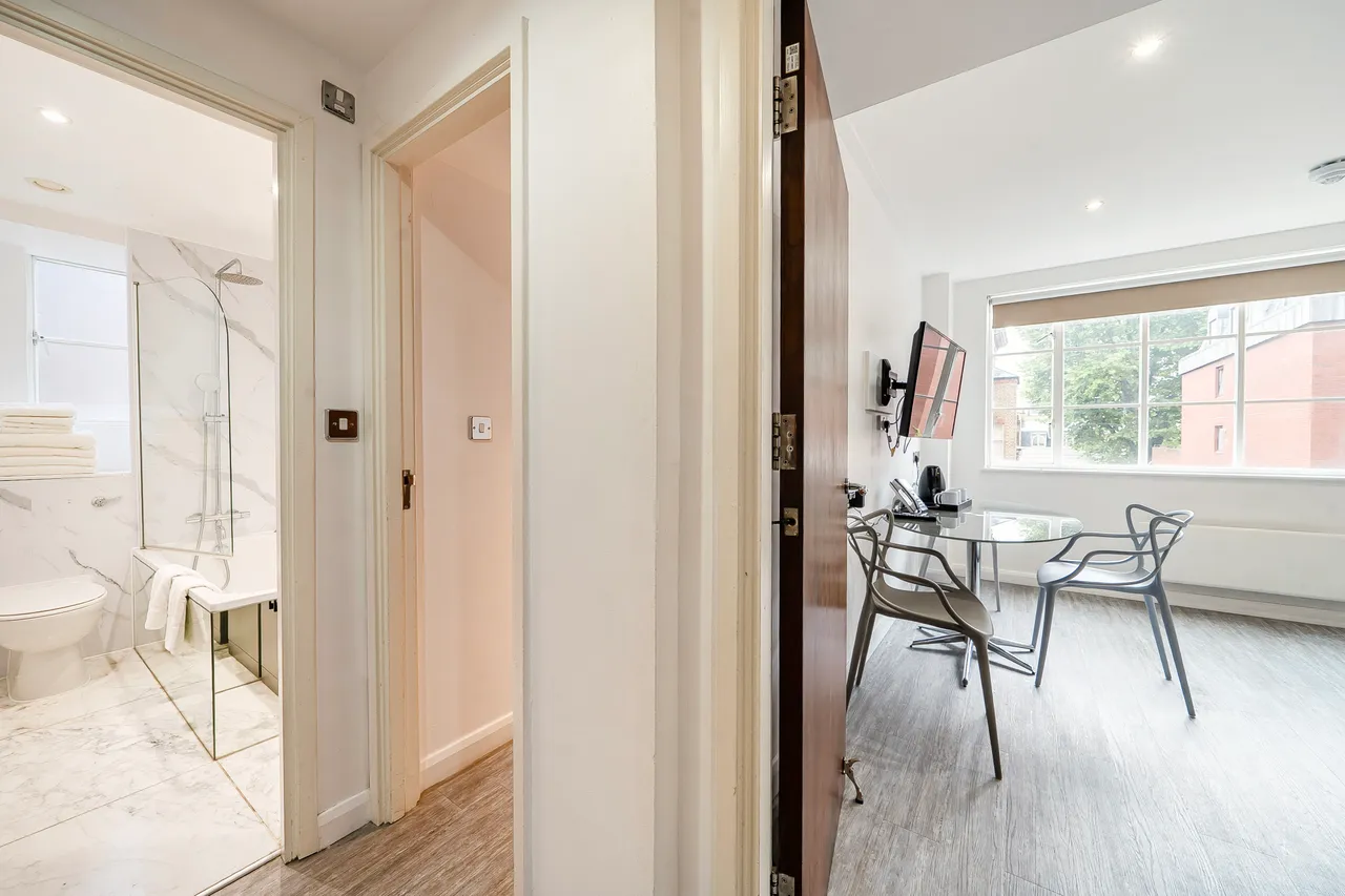 Flat 209, 2 Roland Gardens, London, photo 12