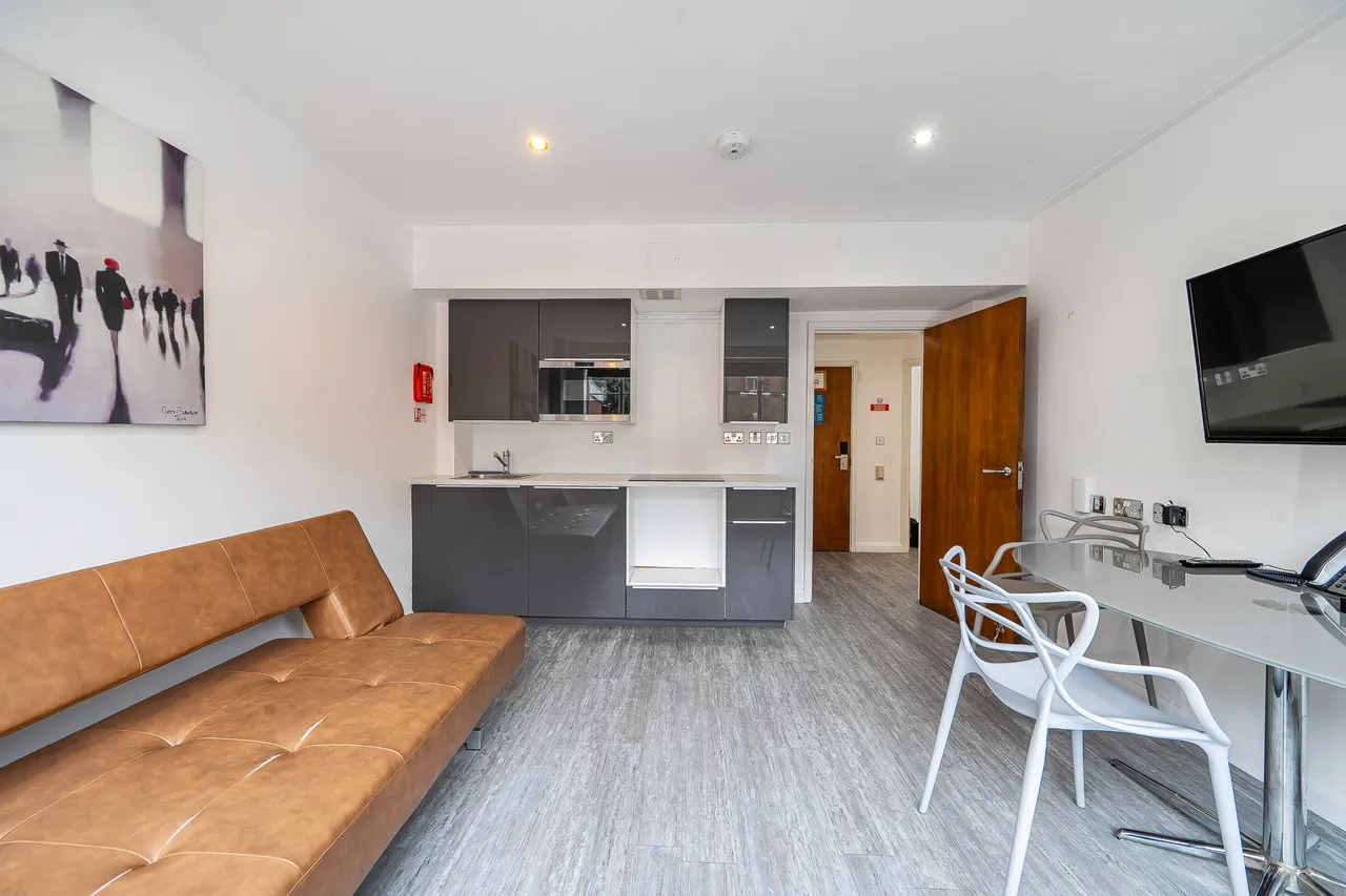 Flat 209, 2 Roland Gardens, London, photo 7