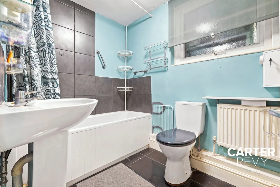 Southgate Road, Purfleet, RM19 1TJ, photo 11
