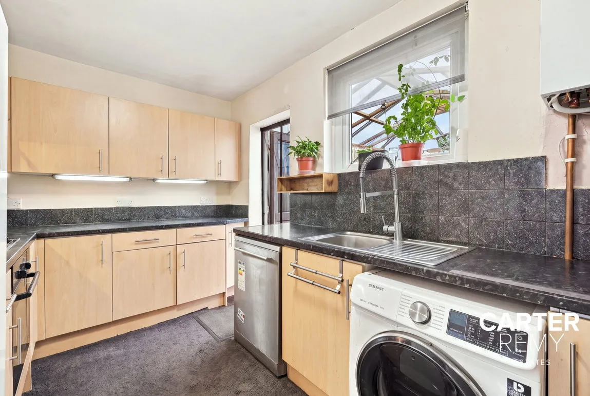 Southgate Road, Purfleet, RM19 1TJ, photo 3
