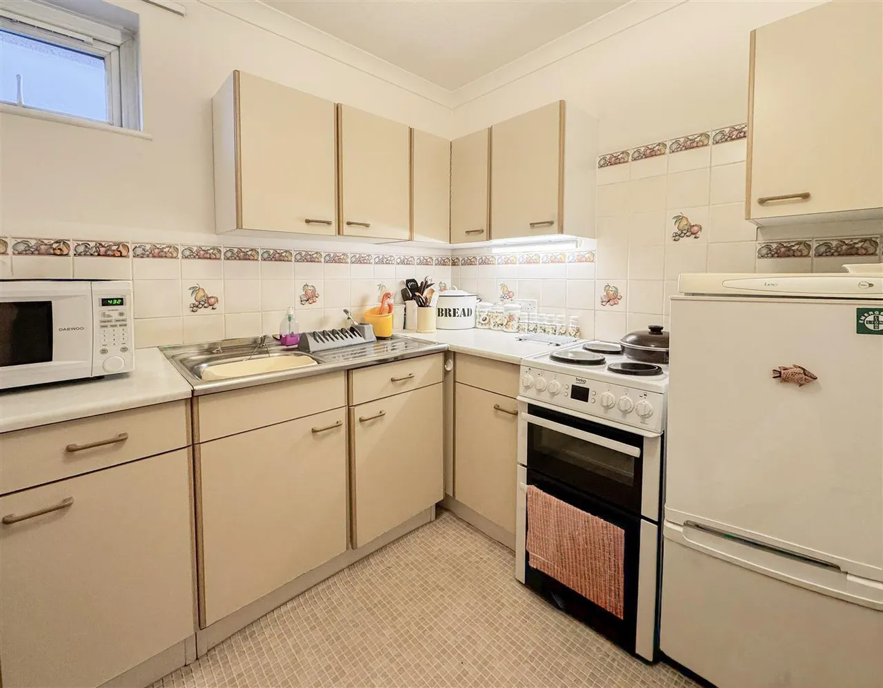 Holmesdale Gardens, Hastings, TN34 1LS, photo 2