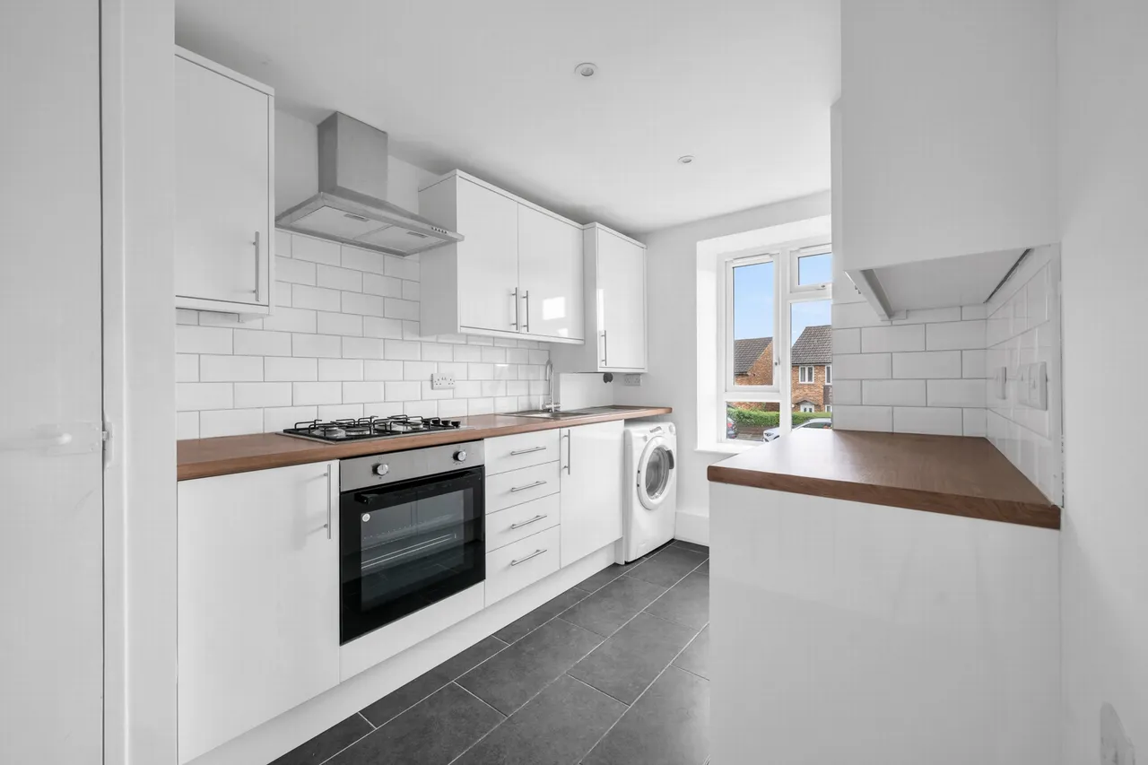 Strongbow Crescent, Eltham, SE9 1DR, photo 2