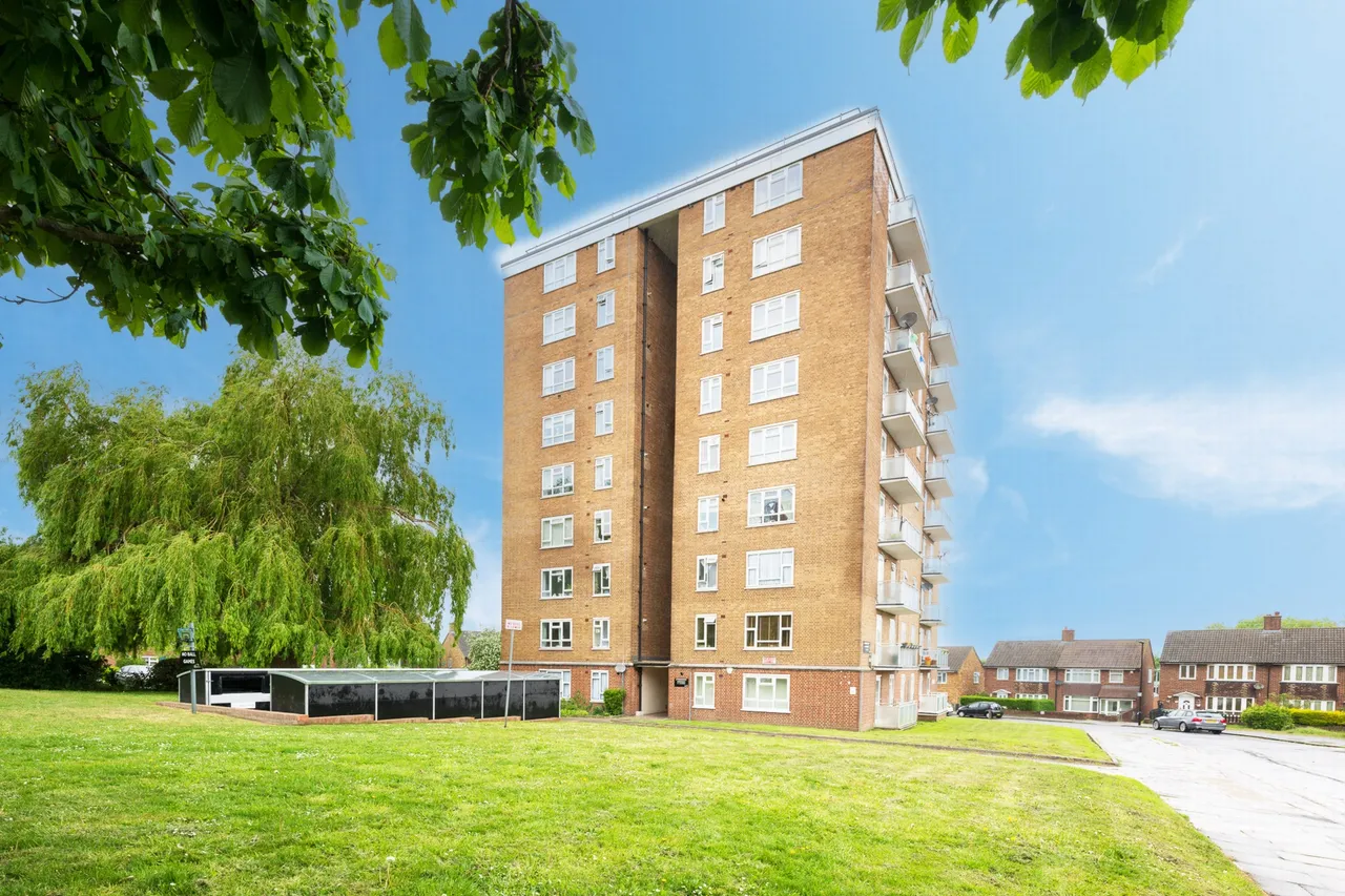 2 bed flat for sale — Strongbow Crescent, Eltham, SE9 1DR