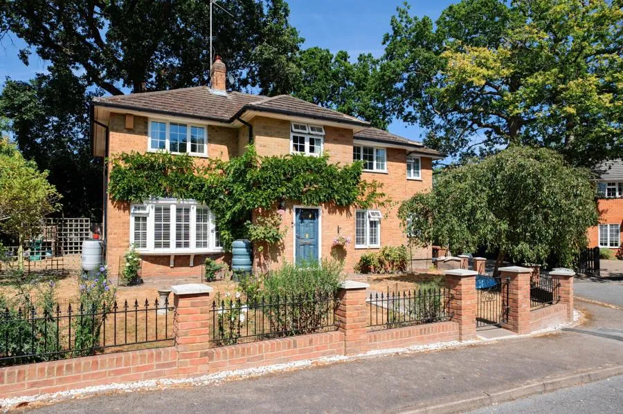 4 bed house for sale, Regents Place, Sandhurst, GU47
