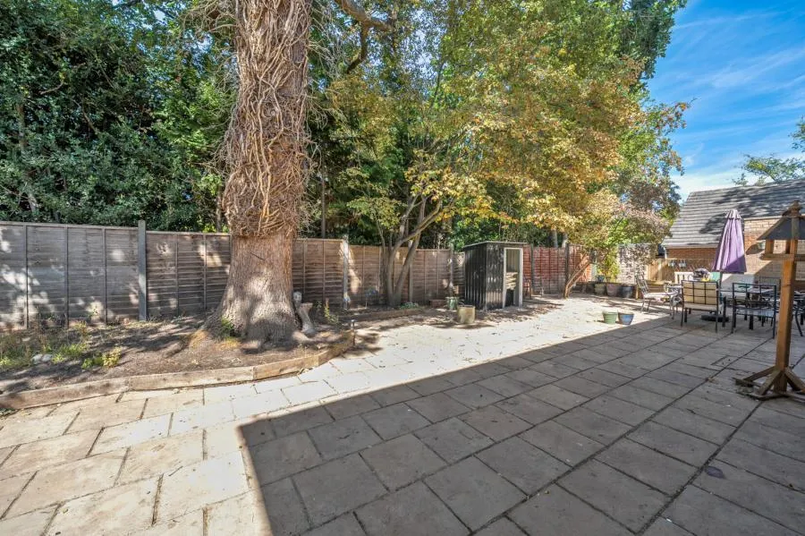Regents Place, Sandhurst, GU47, photo 20
