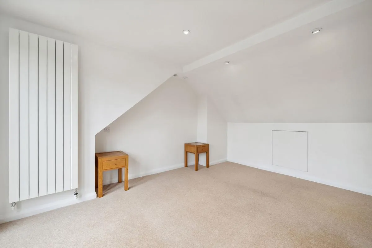D'Abernon Drive, Cobham, KT11, photo 18