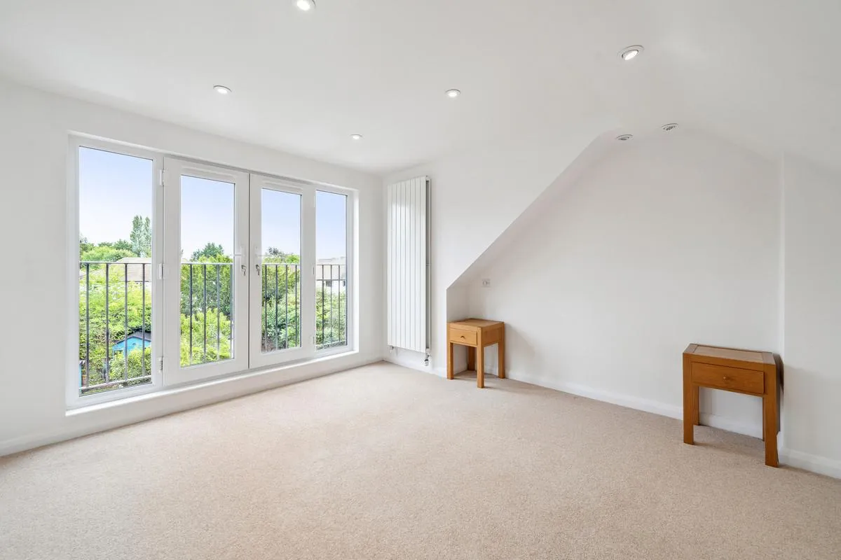 D'Abernon Drive, Cobham, KT11, photo 19