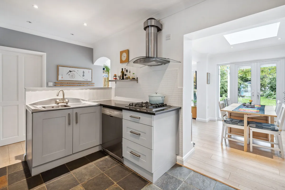 D'Abernon Drive, Cobham, KT11, photo 8