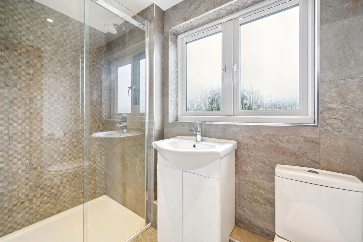 D'Abernon Drive, Cobham, KT11, photo 21